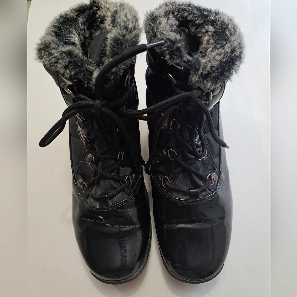 Khombu Ladies Lisa Rain/Snow Boot   Size 9